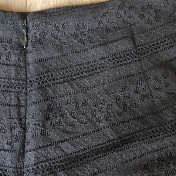 High Waisted Patterned Shorts - Picture 4 of 4